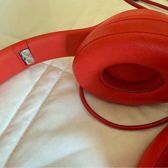 Beats by Dre Red Over-Ear Headphones - Picture 4 of 6